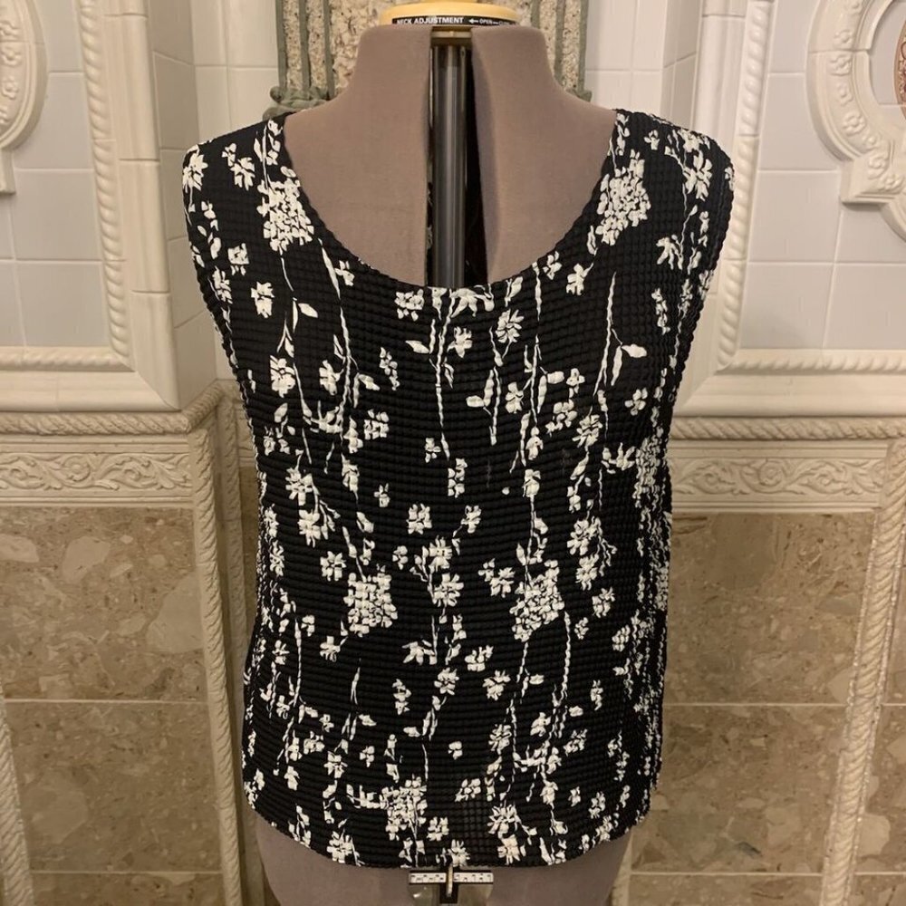 Kim Rogers. Sz 3X. Textured Crinkle Stretch Sleeveless Shell. Scoop Neck. B95 - Picture 3 of 6